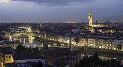 Night view of Ponte Vecchio